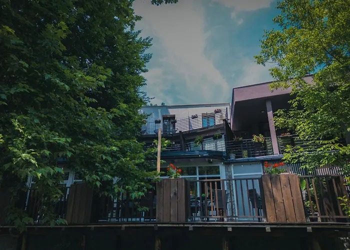 Hotel Tazz - River Front Oasis Collection